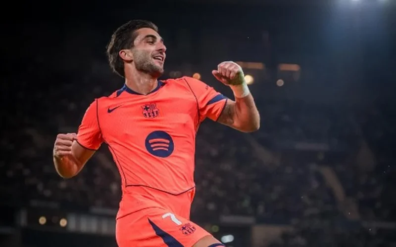 مواجهة مذهلة.. برشلونة يسحق بيتيس بأربعة أهداف في شوط أول نار.